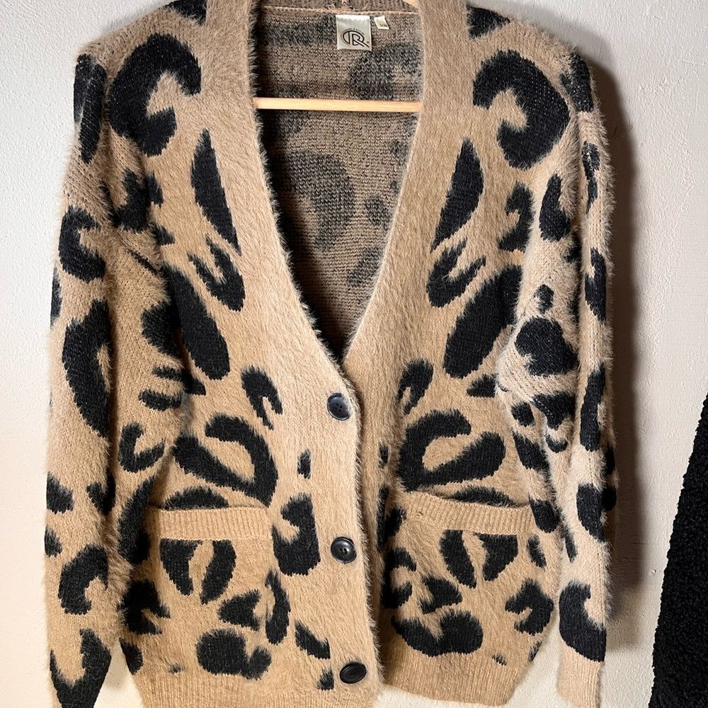 Cardigan sweater Animal Print R Apparel and Fashion tan and Black S/Med